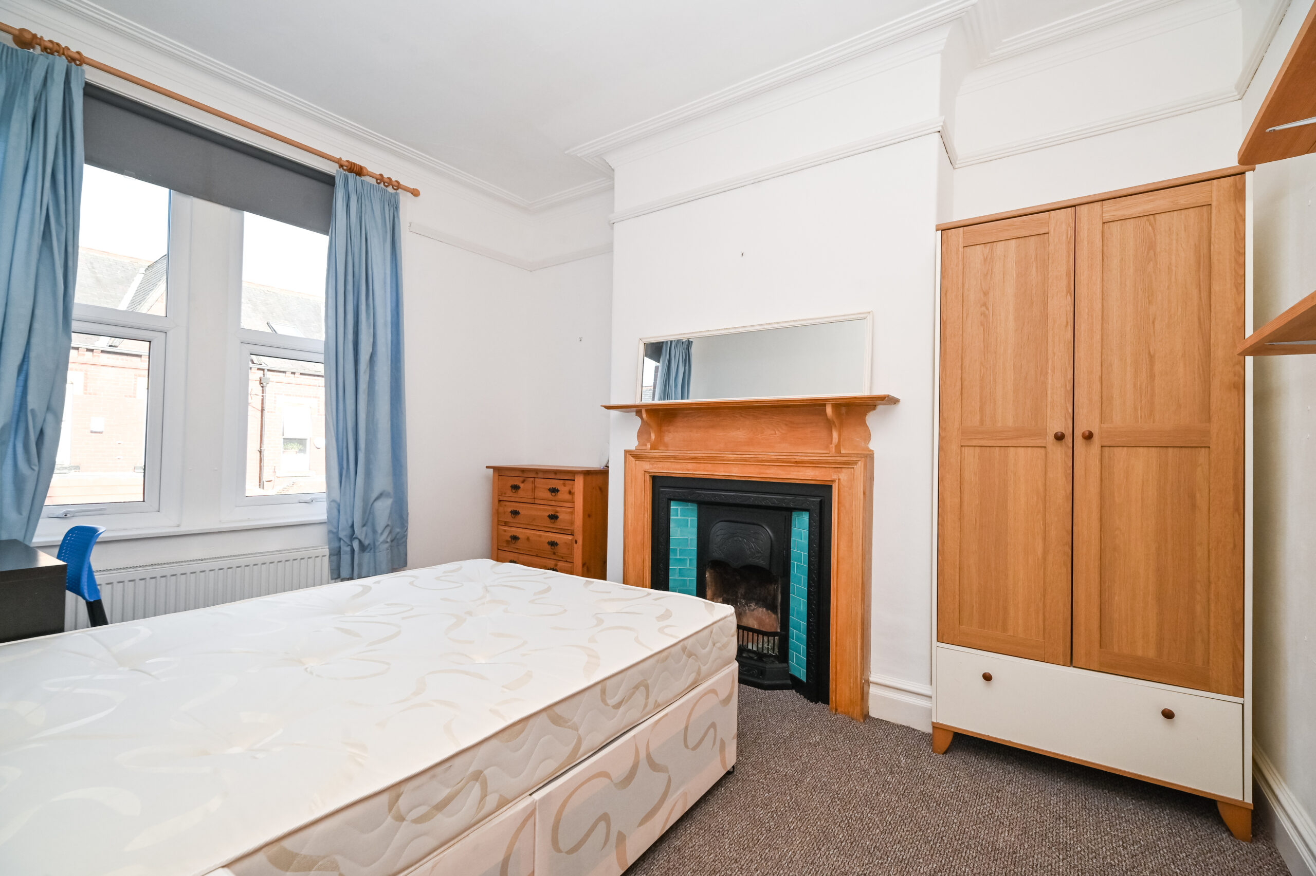 5 bedroomed student house to rent Winston Gardens, Headingley Happy